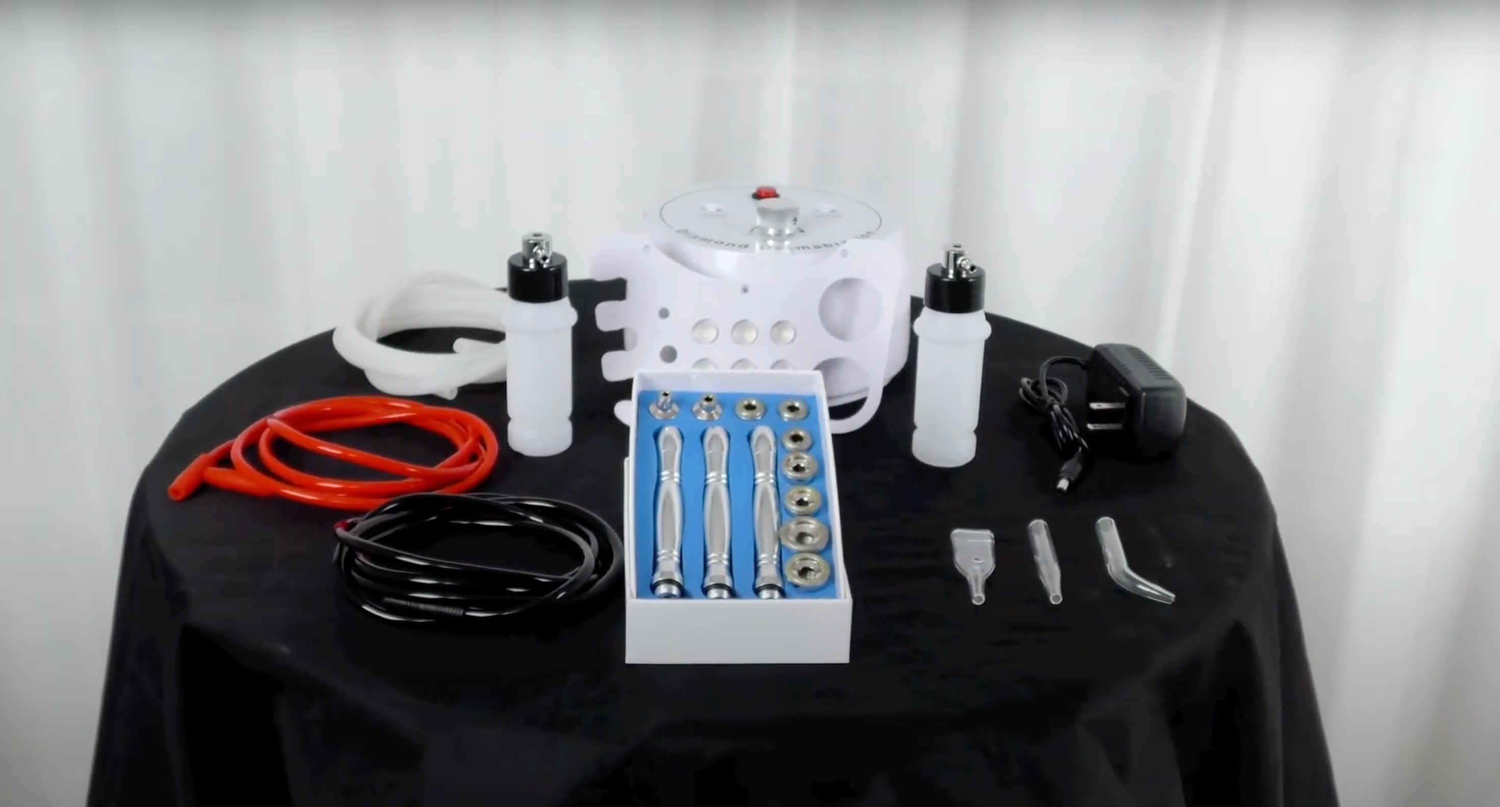 Carregar vídeo: video utilizando maquina dermoabrasao